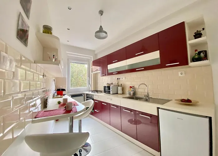 Apartment Hideout In Style With Free Parking - Luxury *