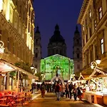 Hideout In Style With Free Parking - Luxury
