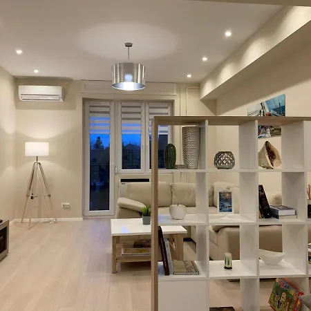 Hideout In Style With Free Parking - Luxury Boedapest