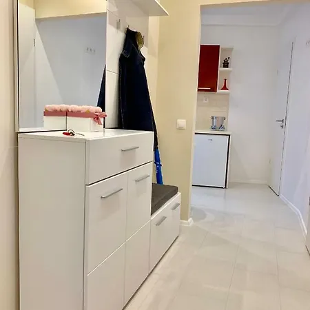 Hideout In Style With Free Parking - Luxury *