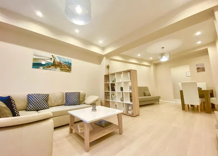Hideout In Style With Free Parking - Luxury Apartament *